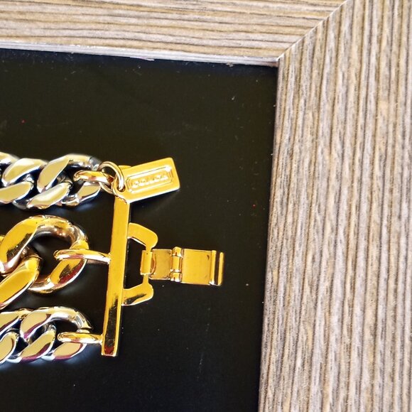 Exquisite Coach multistrand bracelet - Picture 11 of 15